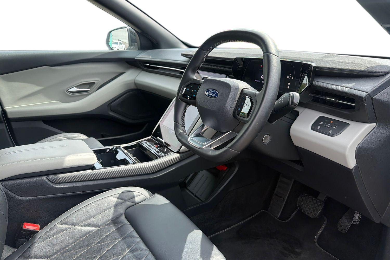 Ford Explorer Photo 8