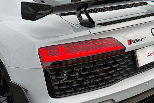 AUDI R8 Photo 18