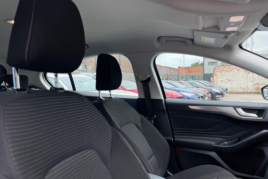 Ford FOCUS Photo autoimg-79e02871ca3d1a137da3cecfa88b9c54185290a4.jpg