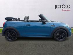 MINI Convertible Photo 4