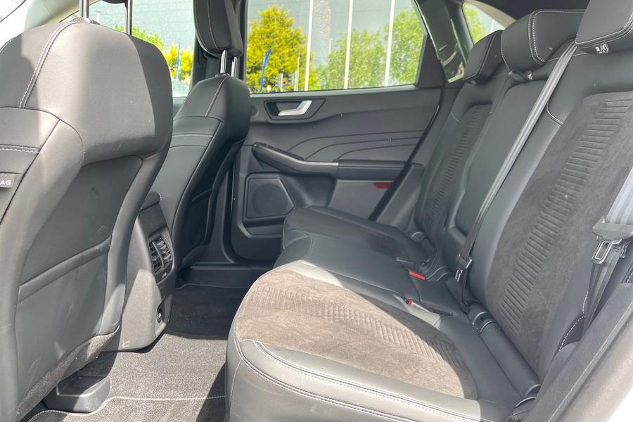 Ford KUGA Photo autoimg-79e1f086024ccfc97dc52c7ad4f7c380bd7f2a33.jpg