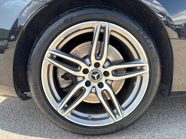 MERCEDES-BENZ E Class Photo 5