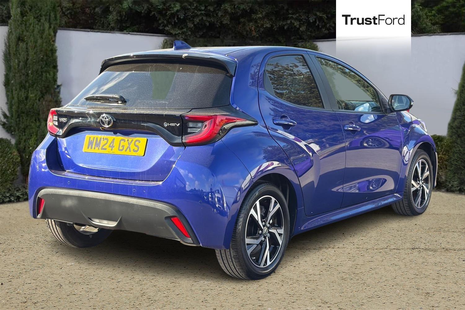 Toyota Yaris Photo 3