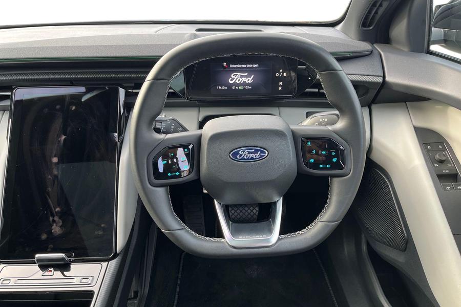 Ford Explorer Photo autoimg-79e6e901dde0638b92694b1578b648d3a95cf1b5.jpg