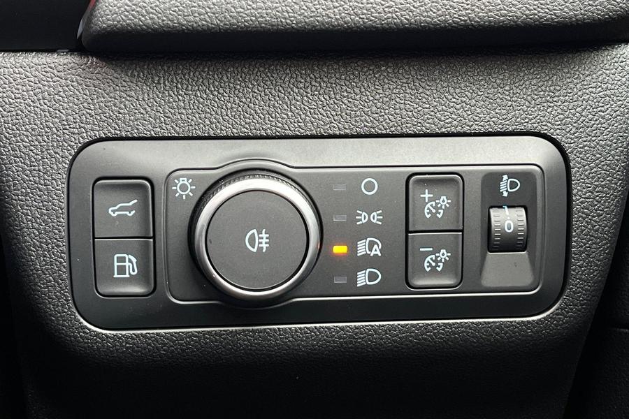 Ford Kuga Photo autoimg-79e85850583da2f1e4909b7ef92c6c6fca45ee1d.jpg