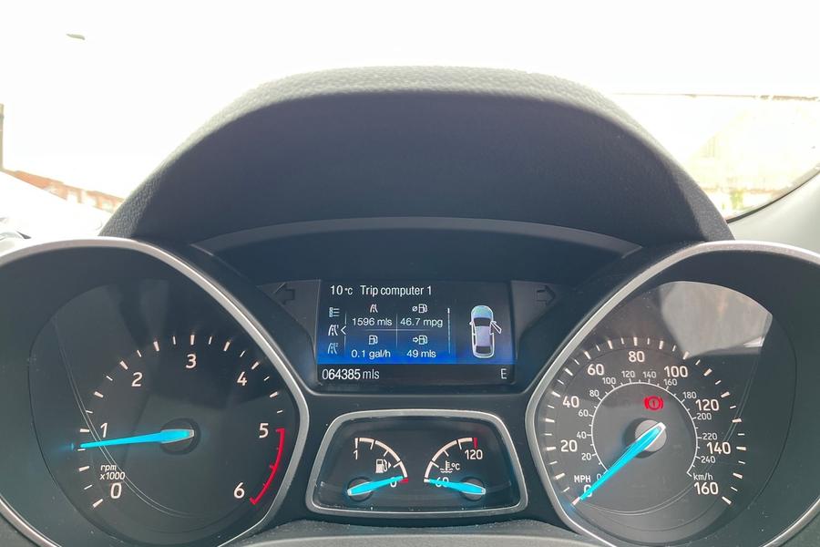 Ford KUGA Photo autoimg-79f649c7ab5ad432f0a1d3f35b9be1e53859f4c6.jpg