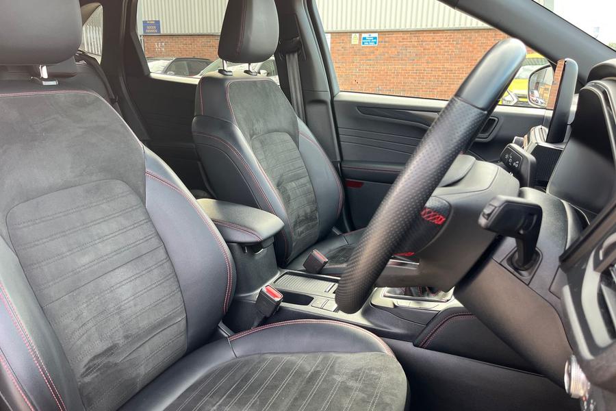 Ford Kuga Photo autoimg-79f6f8ab9ade8dd3568ca87bec7513b236998d3f.jpg
