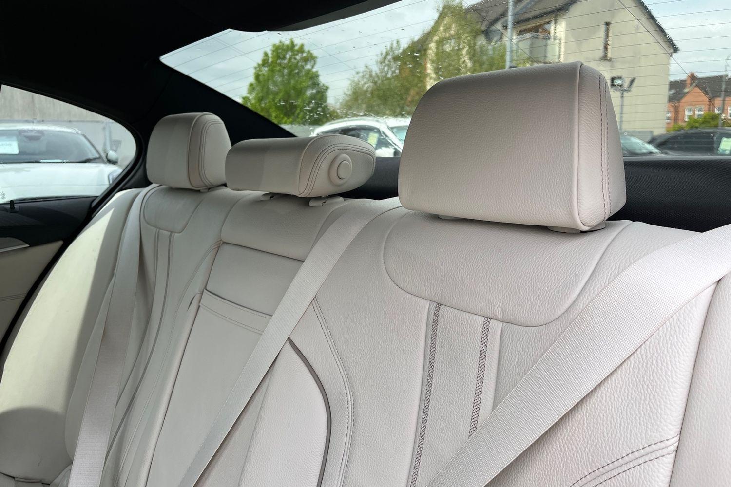 BMW 5 SERIES Photo 19