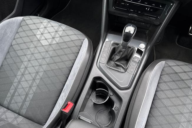 VOLKSWAGEN Tiguan Photo 25