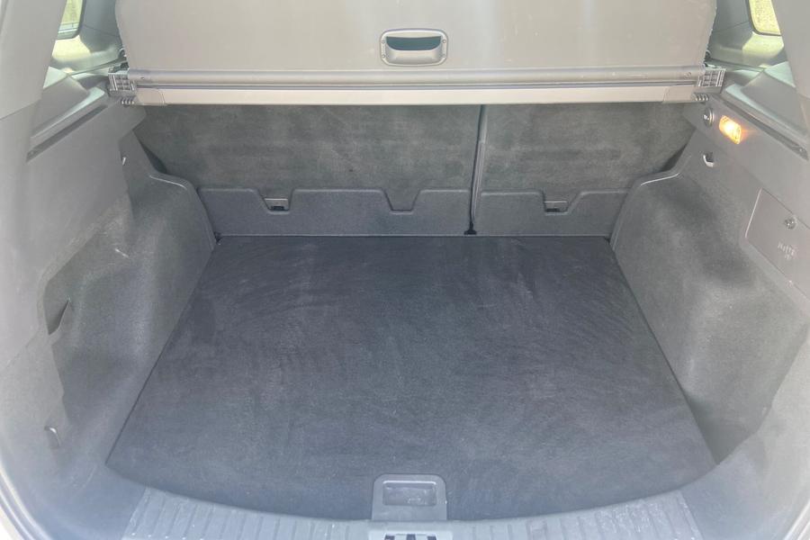 Ford Kuga Photo autoimg-79ff1ef27a1348f3f30c2d2bc6a7a386b591b987.jpg