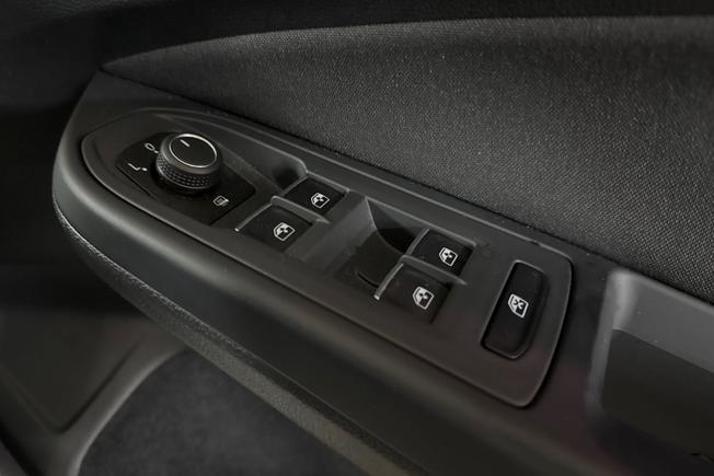 VOLKSWAGEN Golf Photo 26