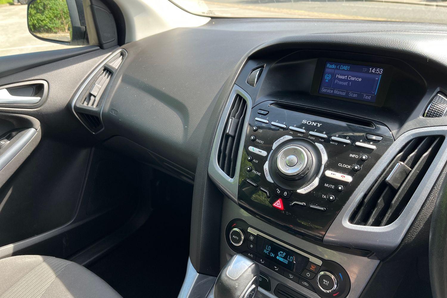 Ford FOCUS Photo 22