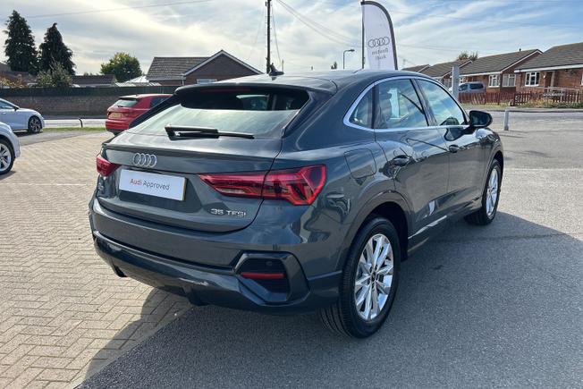 AUDI Q3 Photo 24