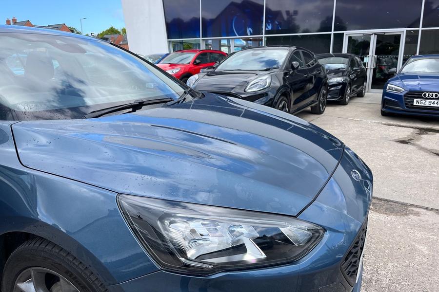 Ford FOCUS Photo autoimg-7a02860c0ab7934232a44f593528712d06344bb7.jpg