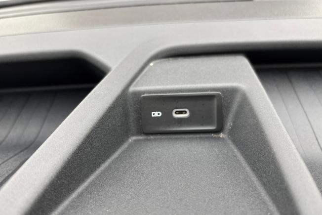 VOLKSWAGEN Crafter Photo 22