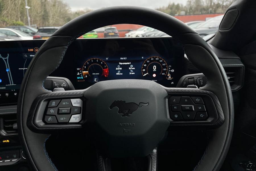 Ford Mustang Photo autoimg-7a0e5ee4bd15675ab06ebdb6ef6d4de06f223469.jpg