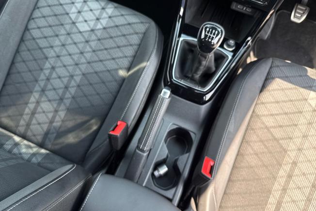 VOLKSWAGEN T-Cross Photo 23