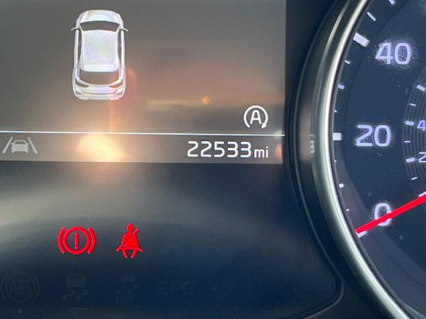Kia Ceed Photo autoimg-7a0ffa9f9a21df14cc425ec4c7aa90d62cde6696.jpg