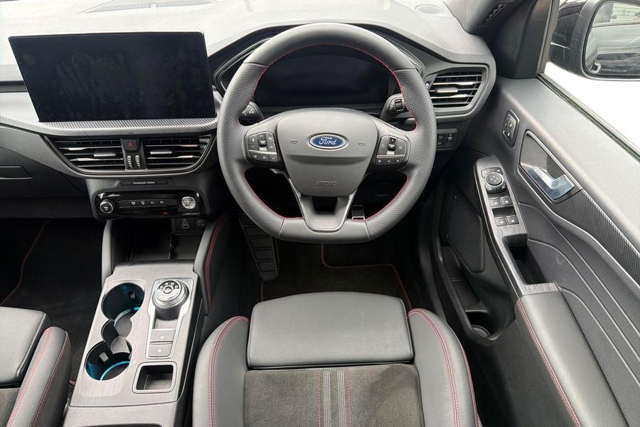 Ford Kuga Photo autoimg-7a107b0170bc1ed8ffcc875e9577b5e354f50109.jpg