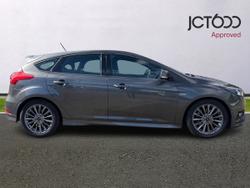 FORD Focus Photo 4