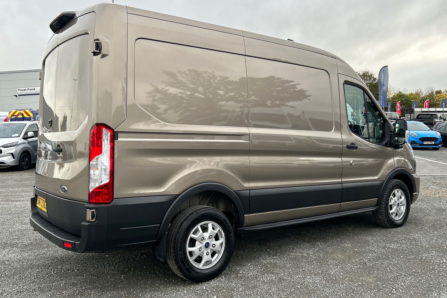 Ford Transit Photo 7
