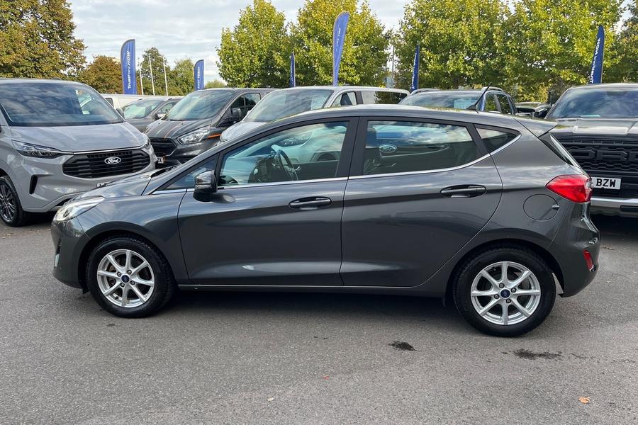 Ford FIESTA Photo autoimg-7a13425675f5c9bccd19d4586963ae9e09429f42.jpg