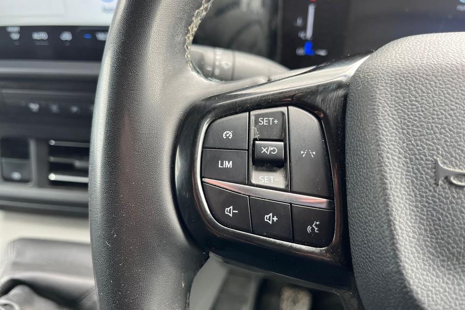 Used Ford TRANSIT CUSTOM XRZ9902 28