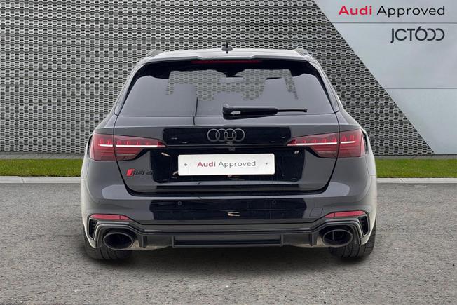 Audi RS4 Photo 7