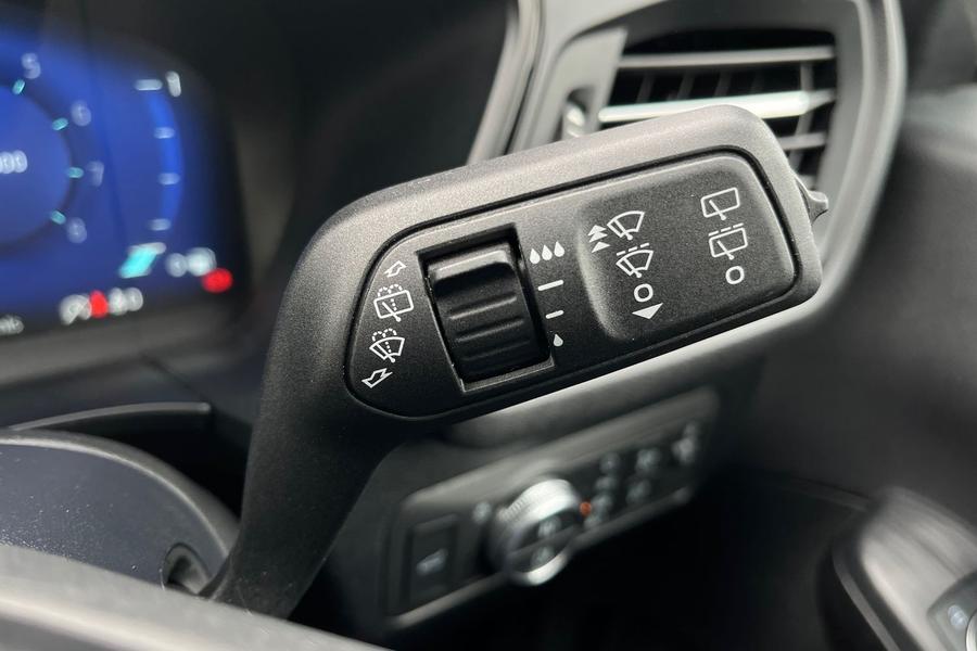 Ford Kuga Photo autoimg-7a18e61e8760a4ca6cf5bf89cb6e1bc0eddc914d.jpg
