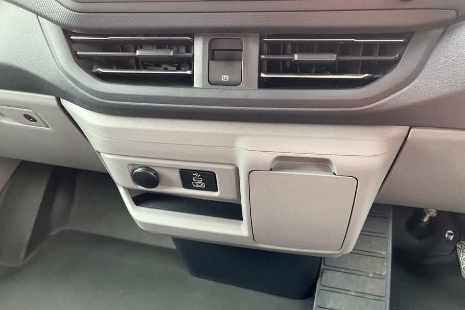 Used Ford TRANSIT CUSTOM AK75RDU 32