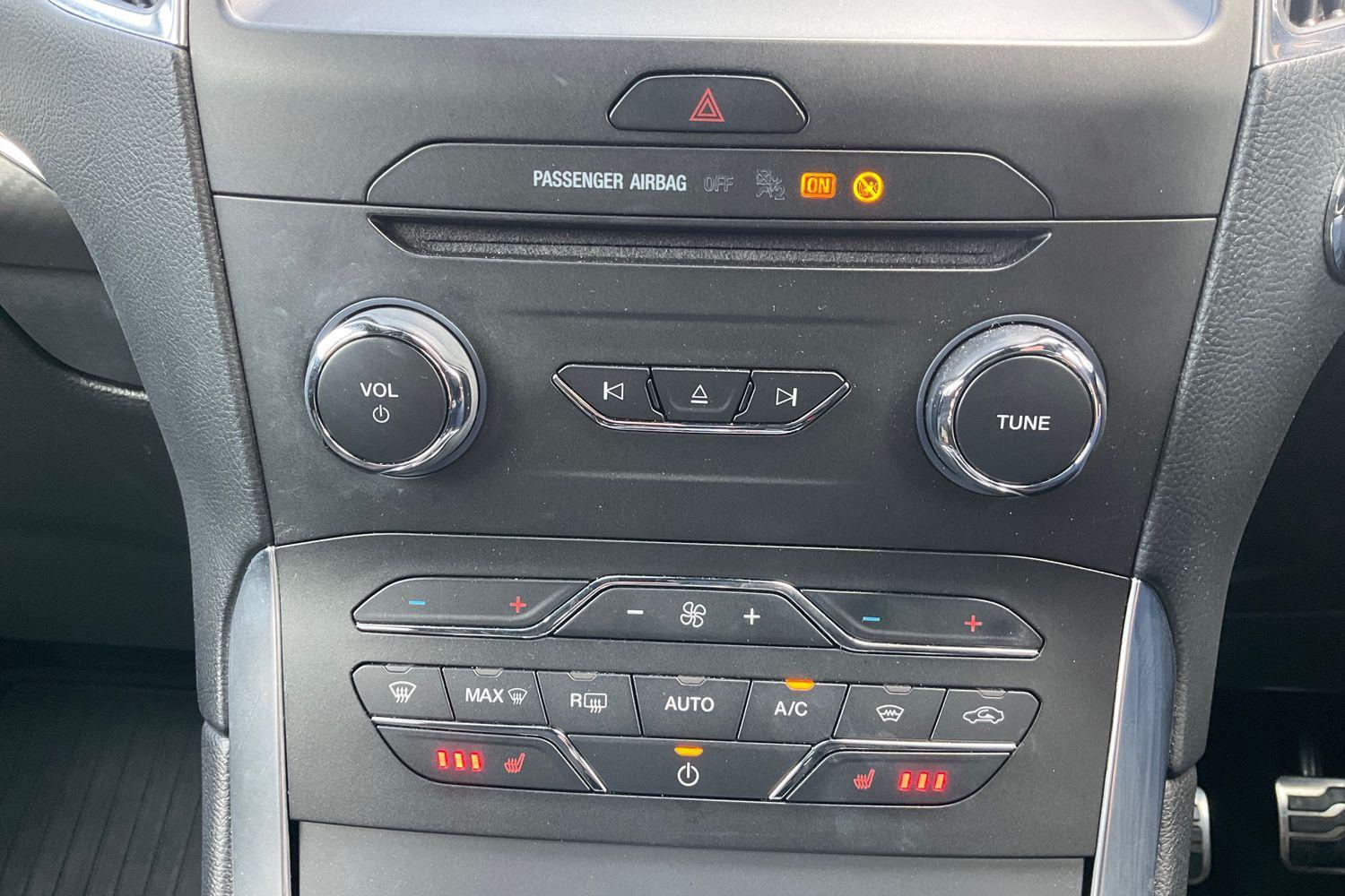 Ford S-MAX Photo 27