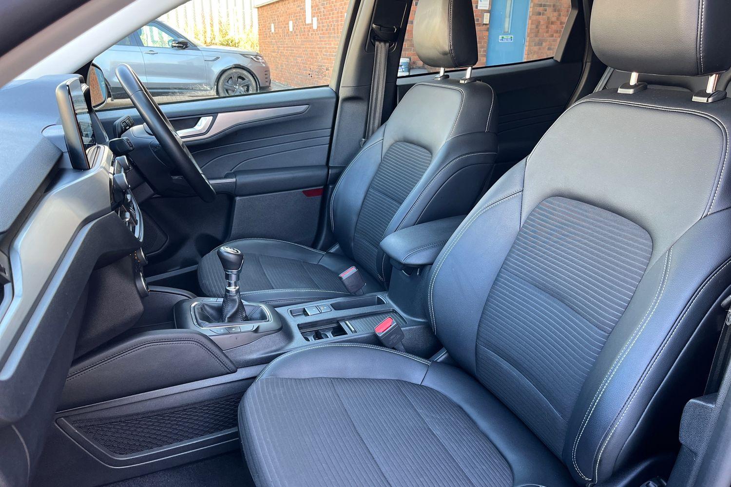 Ford KUGA Photo 18