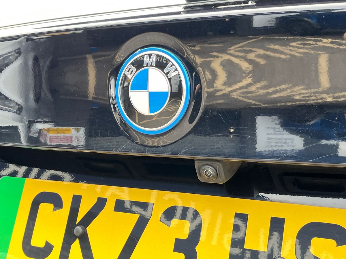 BMW iX3 Photo 21