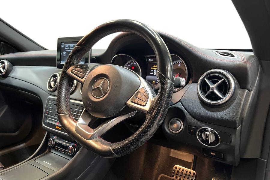 Mercedes-Benz CLA Photo autoimg-7a1c803780a218cac9cde266b6883d13558456d5.jpg