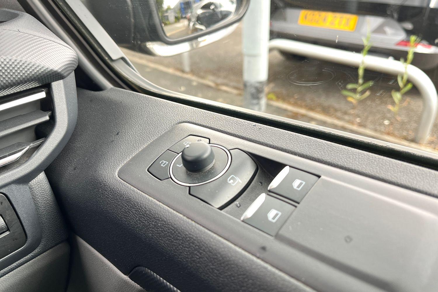 Ford Transit Custom Photo 15