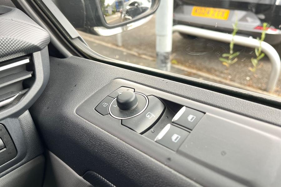 Ford Transit Custom Photo autoimg-7a20d28fe7b4e43093130c2b475fc29f2a049bee.jpg
