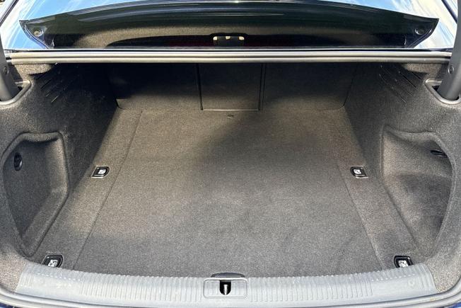 AUDI A4 Photo 12