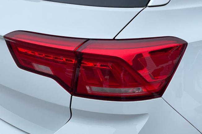 VOLKSWAGEN T-Roc Photo 18