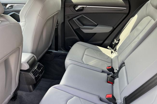 AUDI Q3 Photo 47