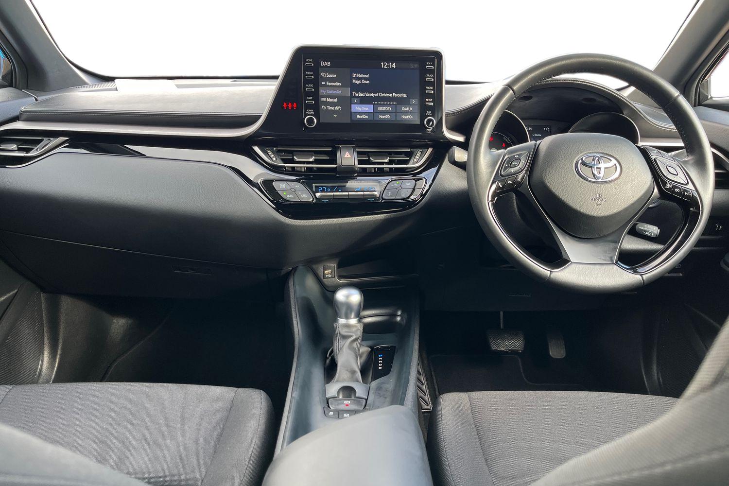Toyota C-HR Photo 9