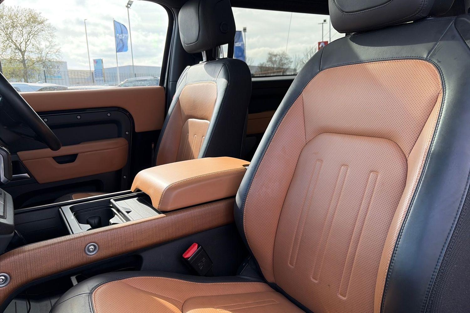 Land Rover Defender 90 Photo 18