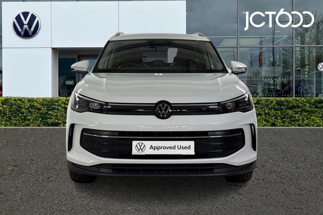 VOLKSWAGEN Tiguan Photo 8