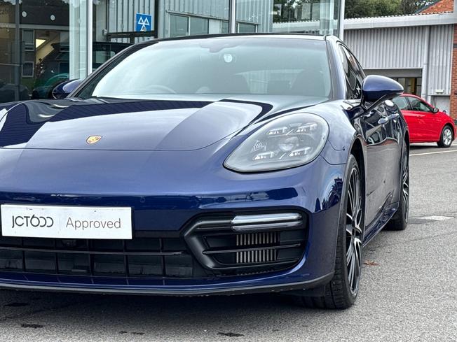 PORSCHE Panamera Photo 29
