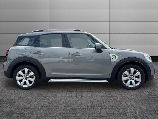 MINI Countryman Photo autoimg-7a4d69a17f41312bb0a947f9e8e015fbbee53958.jpg