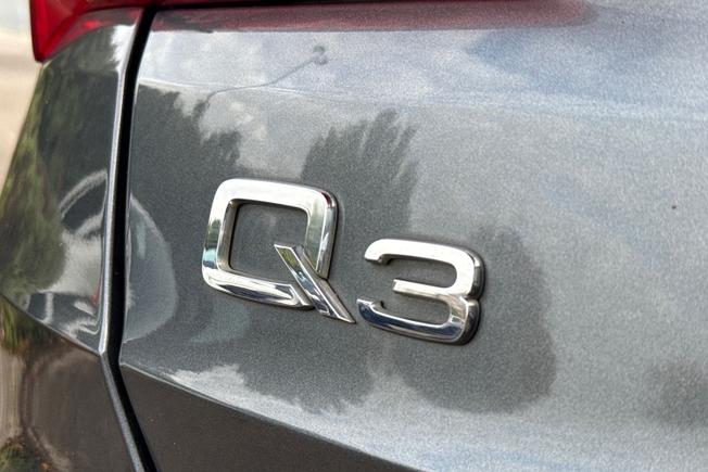 AUDI Q3 Photo 30