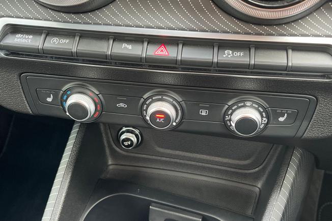 AUDI Q2 Photo 33