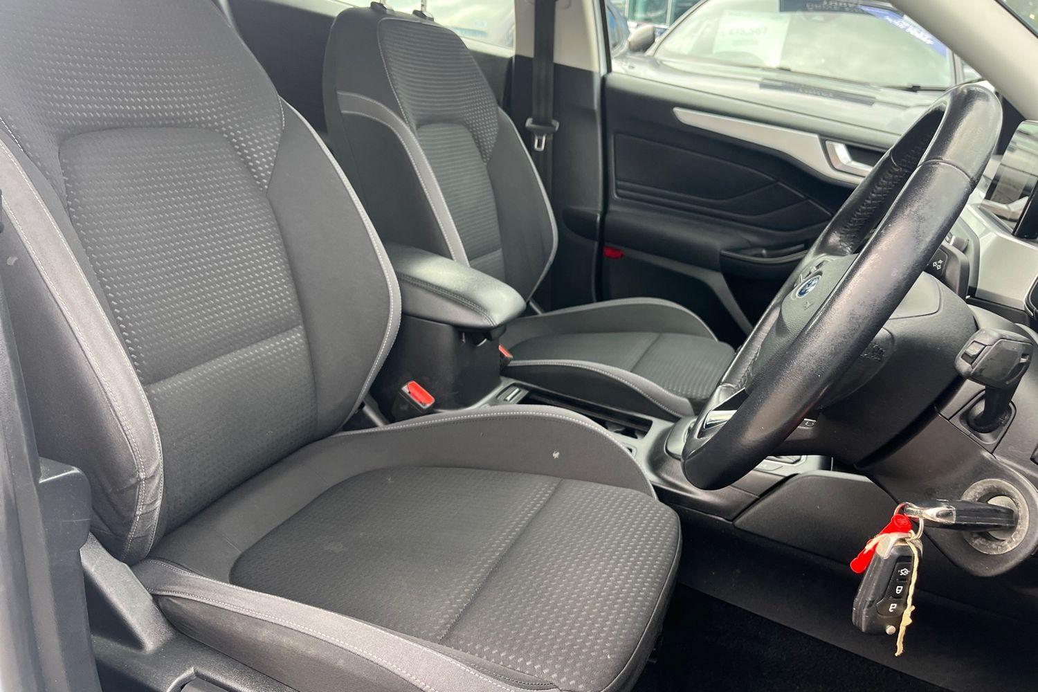 Ford FOCUS Photo 16