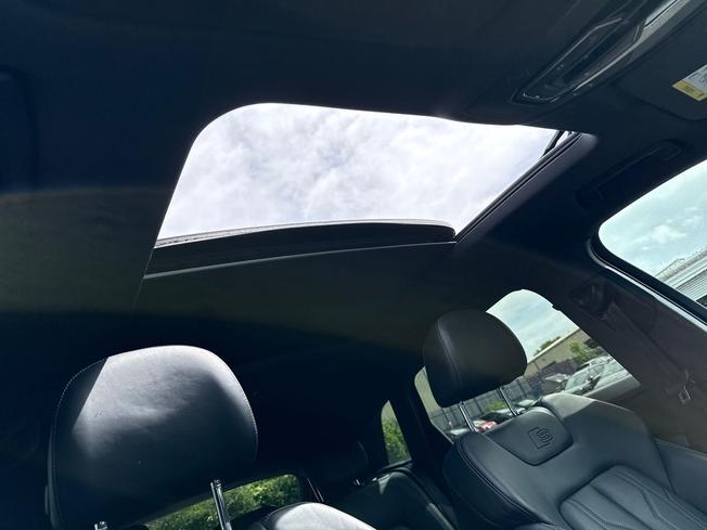 AUDI e-tron Photo 33