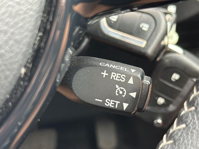 TOYOTA Yaris Photo 48