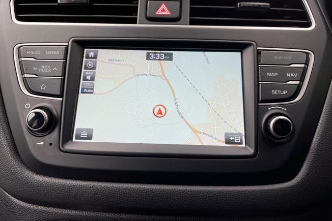 HYUNDAI i20 Photo 14